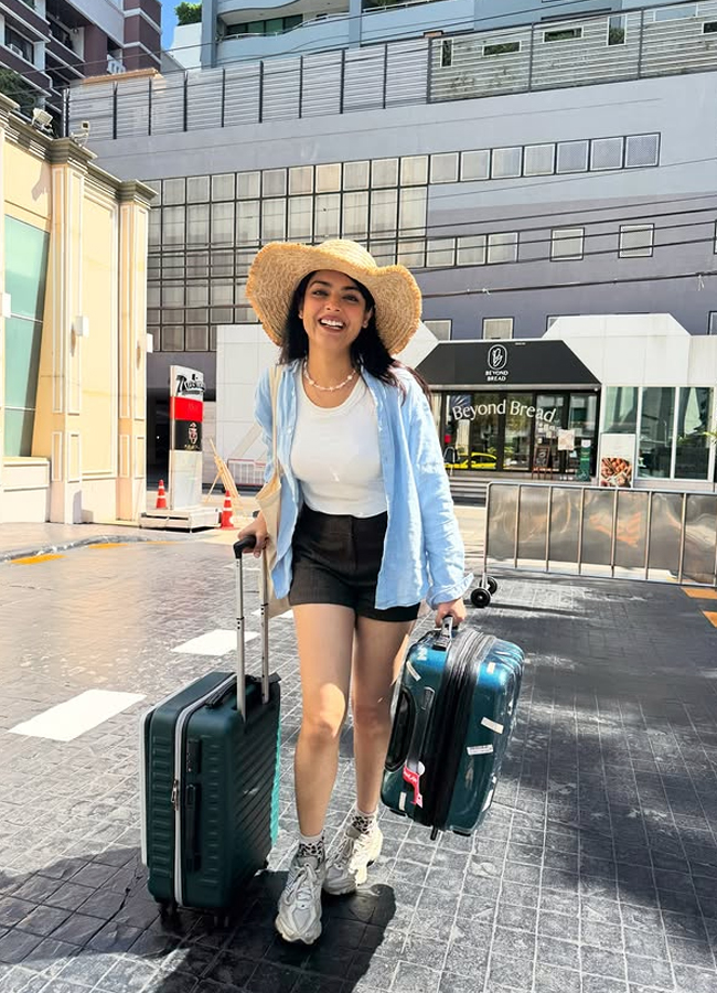 'Rajasab' beauty on Thailand trip (photos)9