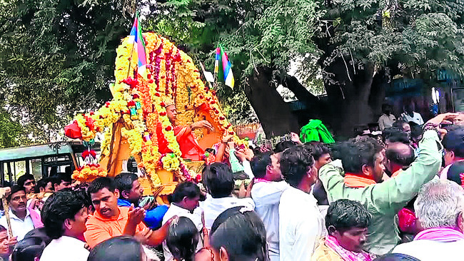 భక్తిశ్రద్ధలతో లక్ష దీపోత్సవం1