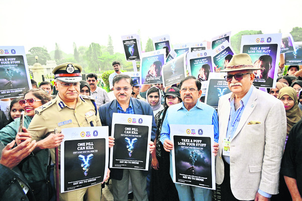 మత్తు భూతంపై కఠిన చర్యలు2