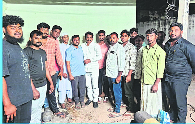 ప్రజా గళమే.. సంతక పథం 
1