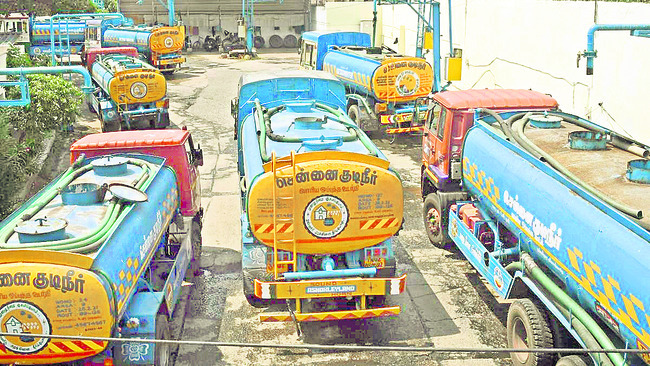 ఐసీయూ స్థాయి  సేవలతో అంబులెన్స్‌ 1