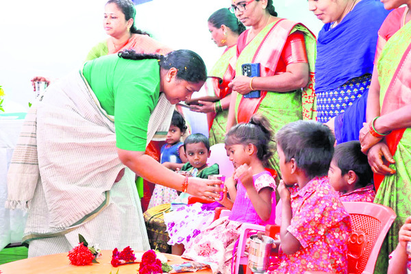 చిన్నారులకు మిల్క్‌1