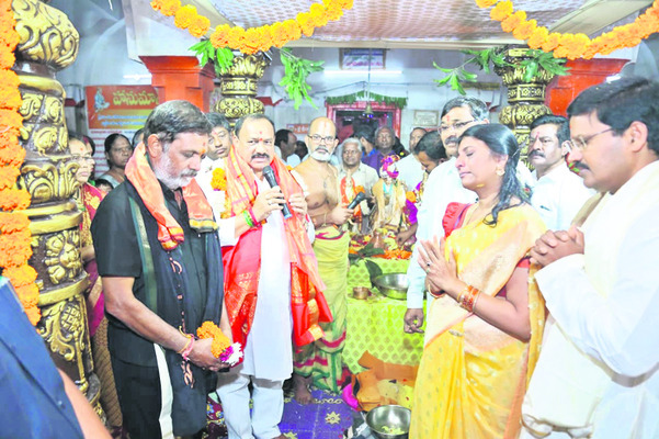 రఘునాథ ఆలయ  అభివృద్ధికి కృషి చేస్తా 2