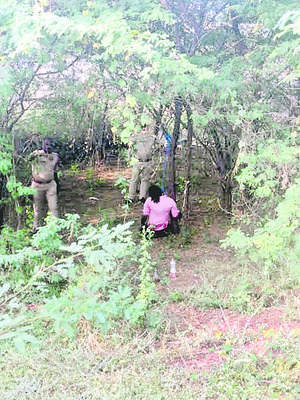 మొద్దుకత్తితో దాడి 
3