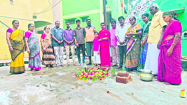 శ్రీకాళహస్తిలో కోటి సంతకాల సేకరణ  
1