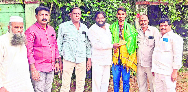 స్కాలర్‌ షిప్‌ పరీక్షకు  విశేష స్పందన 1