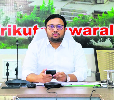 ఎన్నికల సిబ్బంది పోస్టల్‌ బ్యాలెట్‌ ద్వారా ఓటేయండి1