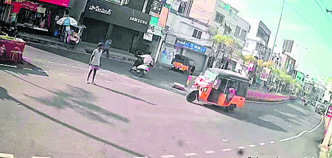 ఎవరి నిర్లక్ష్యానికి ఫలితమిది..?1