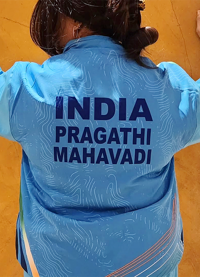 Actress Pragathi Mahavadi A Powerlifting Champion on the Rise Photos2