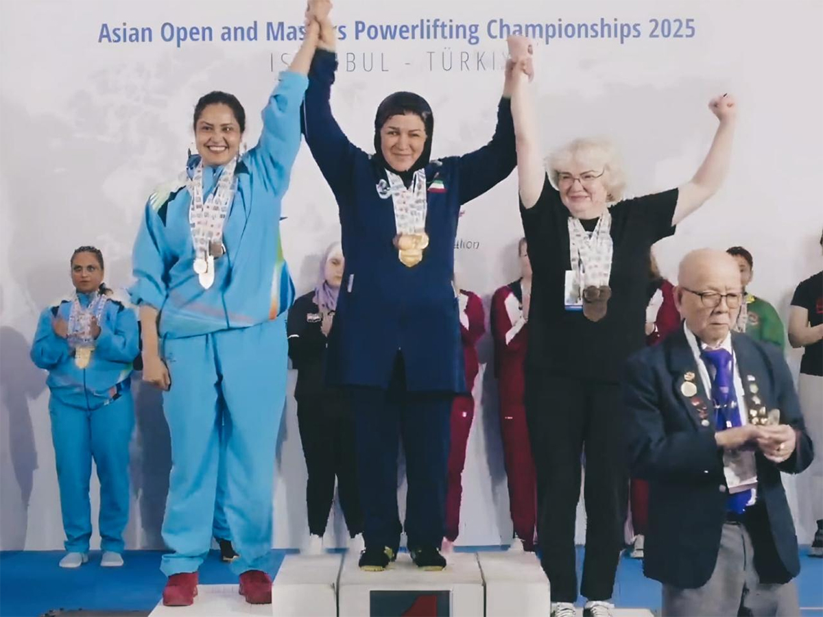 Actress Pragathi Mahavadi A Powerlifting Champion on the Rise Photos7