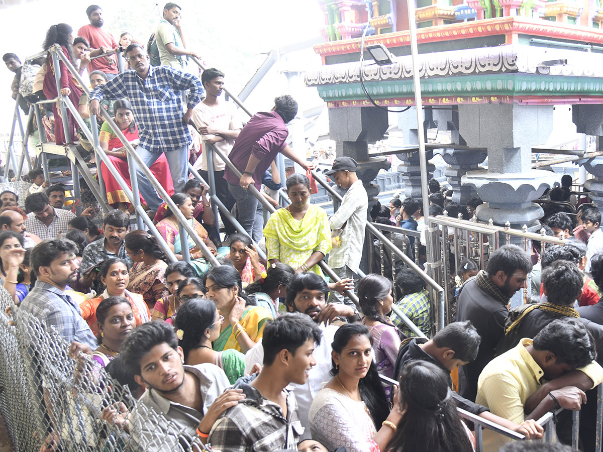 Devotees Rush at Vijayawada Durga Temple Photos10