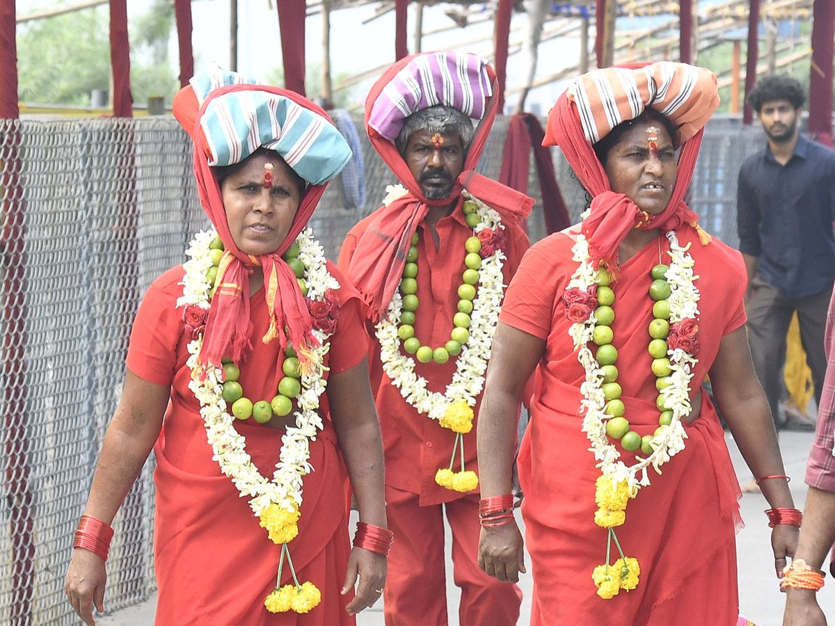 Devotees Rush at Vijayawada Durga Temple Photos3