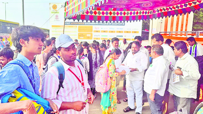 ప్రైవేటీకరణతో వైద్య విద్యకు పాతర 1