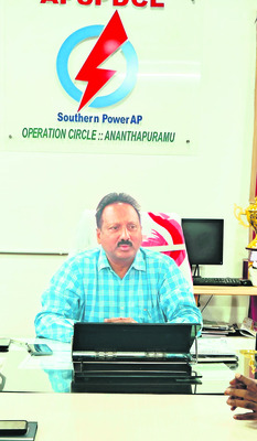 సర్వే చేయలేదంటూ షోకాజ్‌ నోటీసులు 1