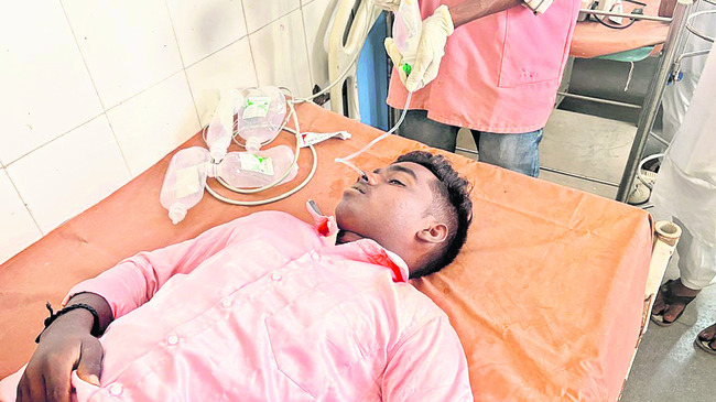 ప్రత్యర్థుల అవమానం..  యువకుడి ఆత్మహత్యాయత్నం 
1