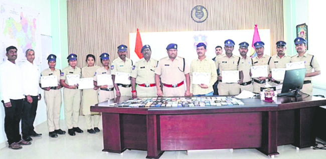 కాంగ్రెస్‌కు బుద్ధి చెప్పండి 
2