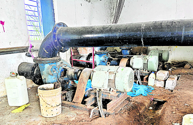 నిలువెత్తు నిర్లక్ష్యం 1