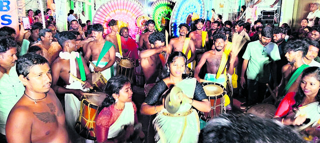 వైభవంగా అయ్యప్పస్వామి విళక్కు దీపోత్సవం1