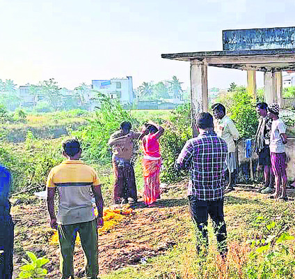 మృతులకు పరిహారం ఇప్పించండి 2