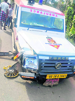 అంబులెన్స్‌కు ప్రమాదం 3