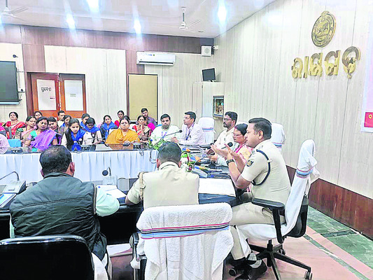 147 వినతుల స్వీకరణ 1