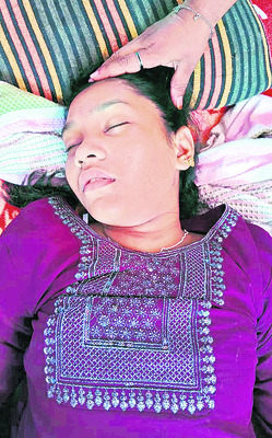 అమ్మా..నాన్నా.. వెళ్తున్నా.. గొడవ పడొద్దు! 
2