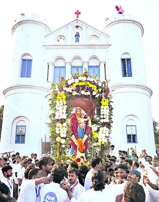 కనువిందుగా కొండగుడి పండగ1