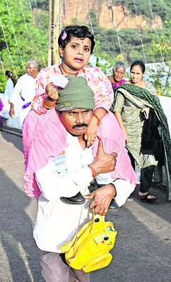 కనువిందుగా కొండగుడి పండగ2