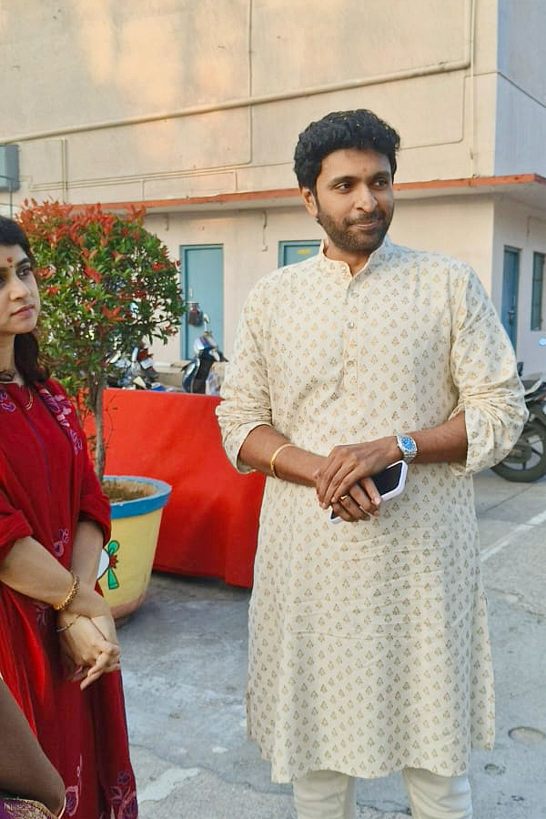 Actor Vikram Prabhu And Lakshmi Ujjaini Visited Tirumala Photos7