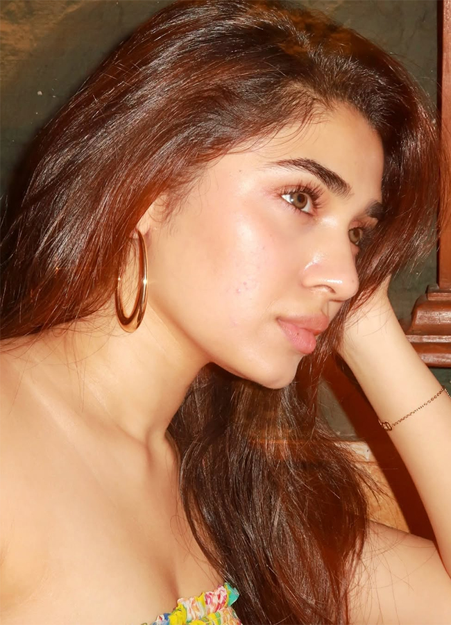 Actress Krithi Shetty Beautiful HD Photos15