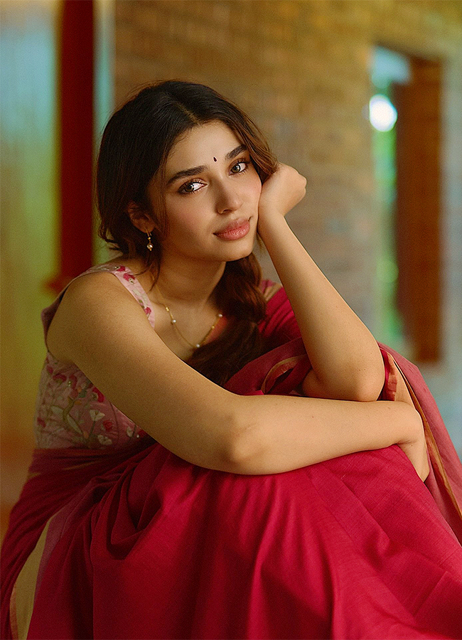 Actress Krithi Shetty Beautiful HD Photos18