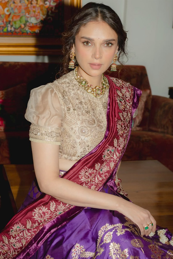 Aditi Rao Hydari Looks Stunning In Her Natural Beauty Photos3