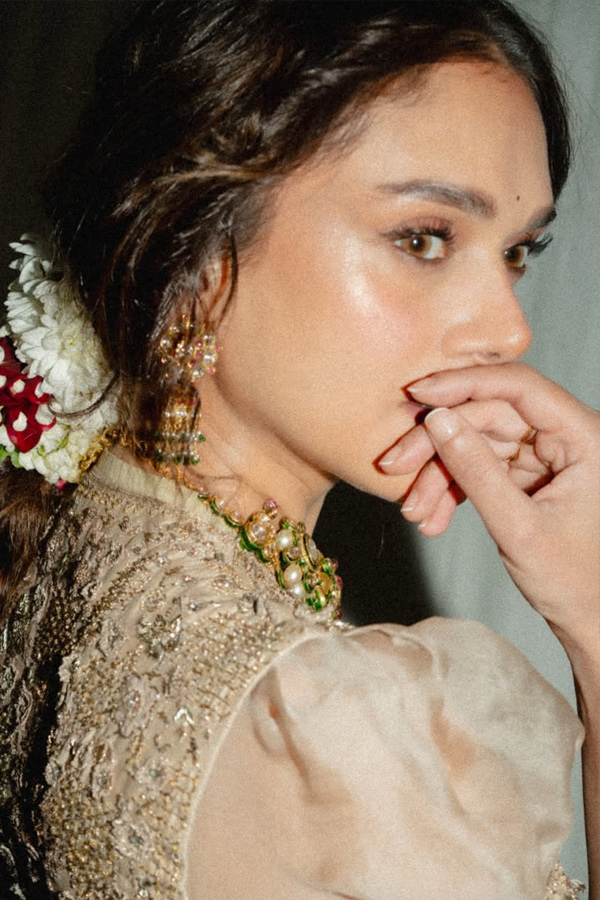 Aditi Rao Hydari Looks Stunning In Her Natural Beauty Photos5