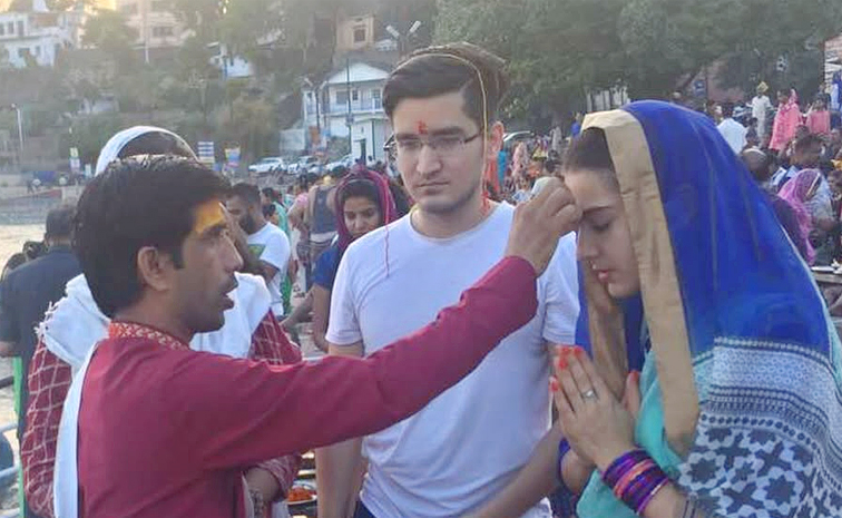 Sara Ali Khan Pens Emotional Note For Sushant Singh Rajput On 7 Years Of Kedarnath Photos7