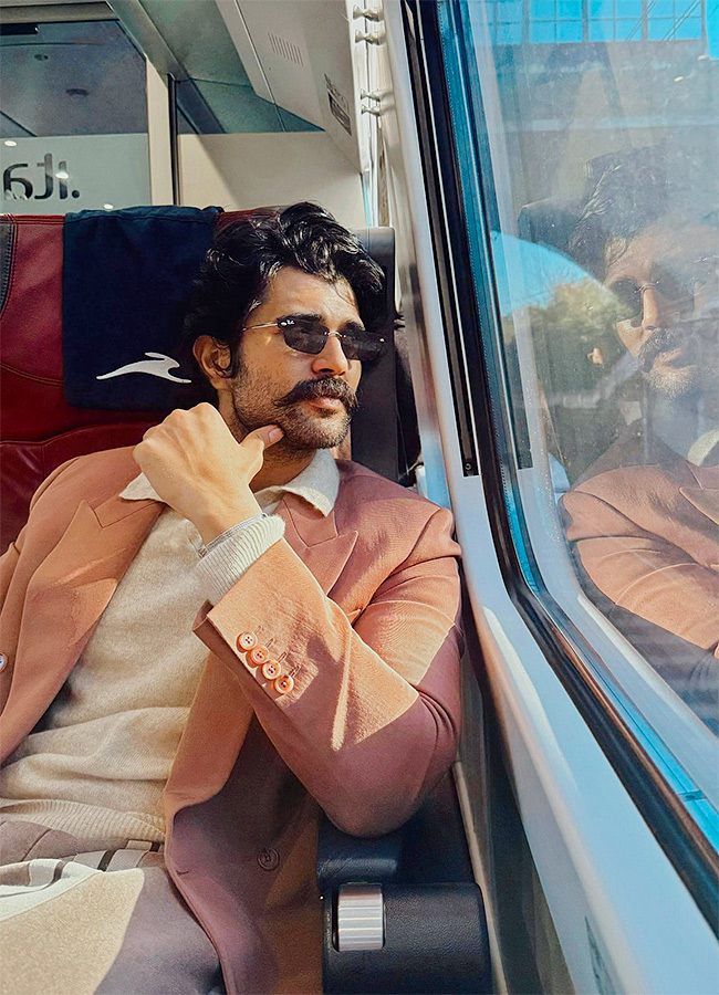 ​Celebrities Wishes Happy New Year 2026: Photos5