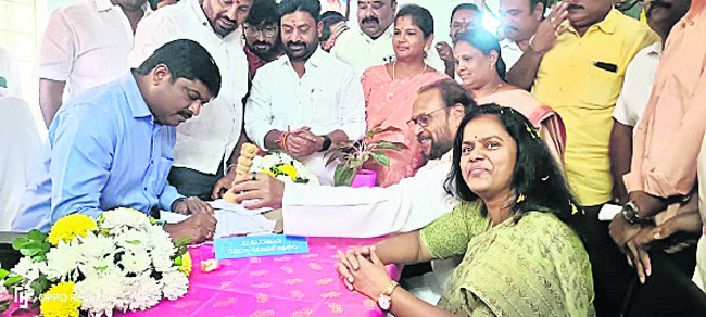 అడ్డురోడ్డులో ఆర్డీవో కార్యాలయం ప్రారంభం 1