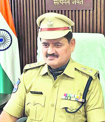 అందరి సహకారంతో ప్రగతి 
3