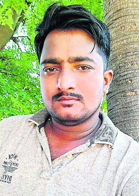 గుర్తు తెలియని వాహనం ఢీకొని యువకుడి మృతి1