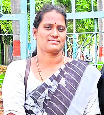 నిరుద్యోగ భృతి అందించాలి 
1