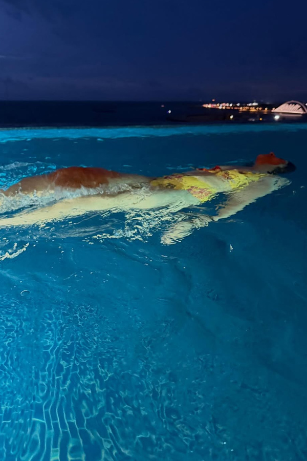 Anchor Anasuya Bharadwaj Welcomes 2026 With Her Husband in Pool Photos9