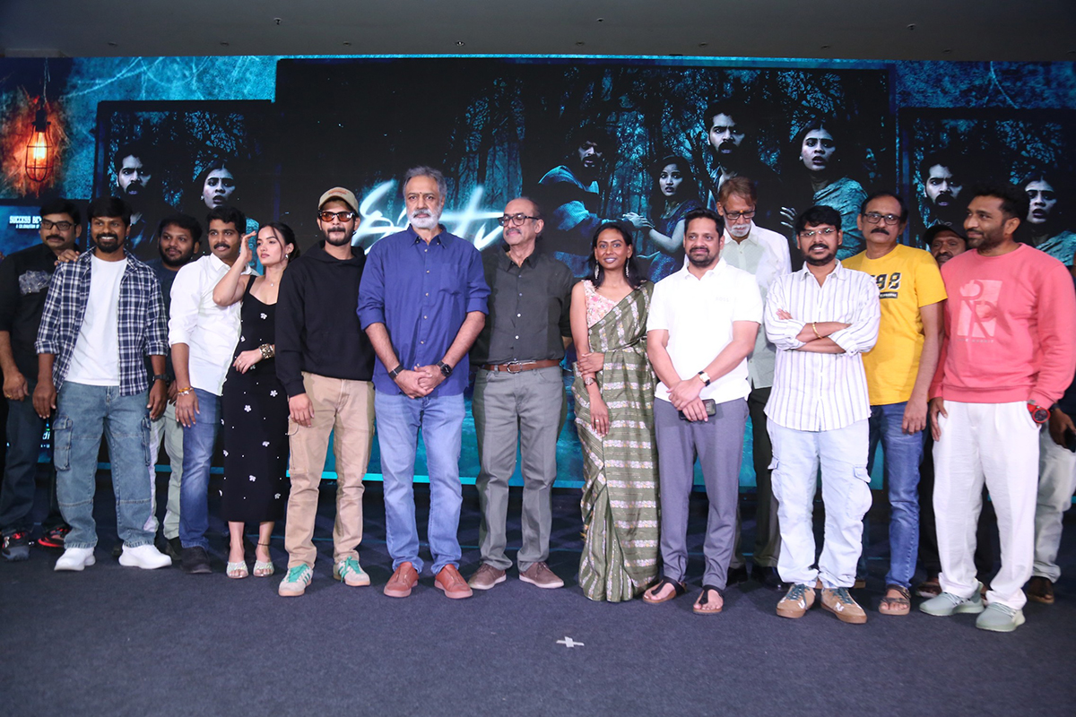 Eesha Movie Success Meet Highlights Photos11