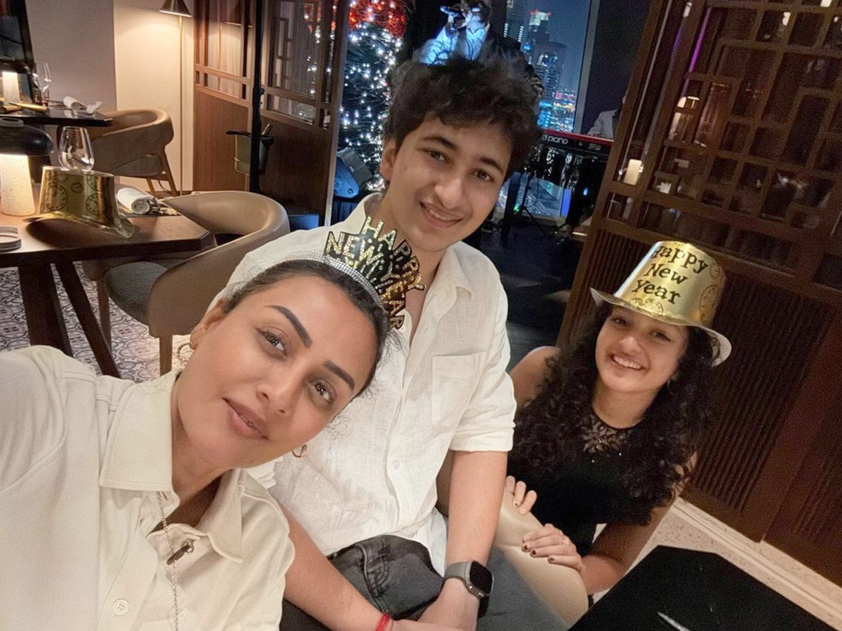 Super Star Mahesh babu family new Year celebration with Family Photos2