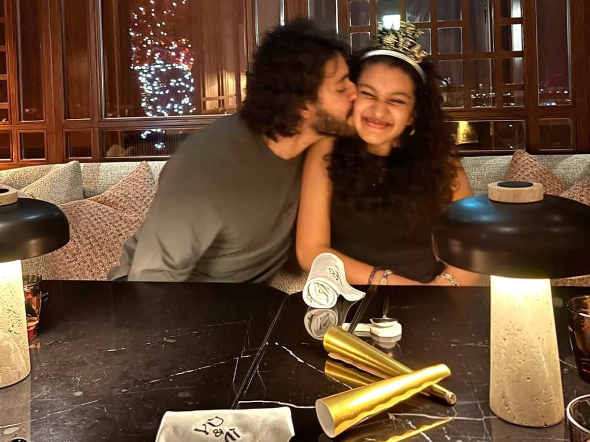 Super Star Mahesh babu family new Year celebration with Family Photos4