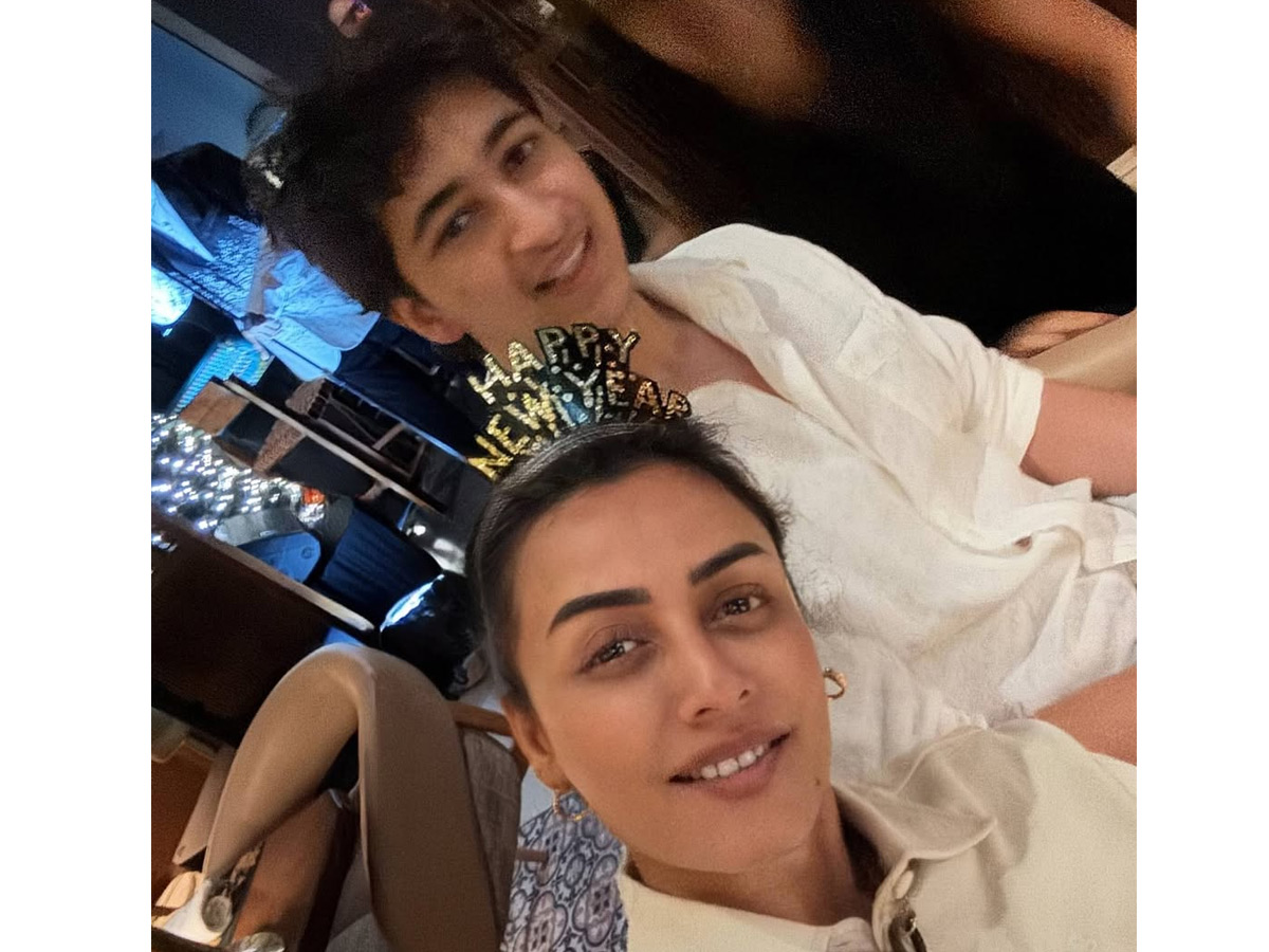 Super Star Mahesh babu family new Year celebration with Family Photos7