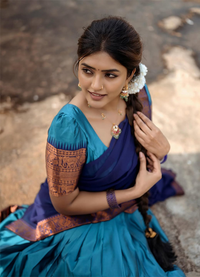 Tollywood Actress Eesha Rebba Traditional HD Photos16