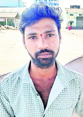 అమ్ముకునేందుకు అవస్థలు 
2