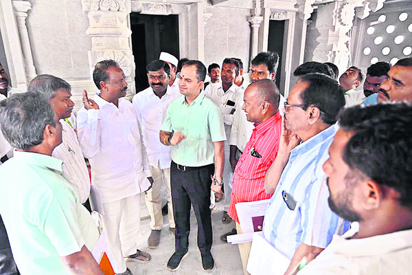 బొమ్మాపూర్‌ క్వారీ  లోడింగ్‌ నిలిపివేత
1