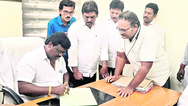 బాధ్యతల స్వీకరణ 1