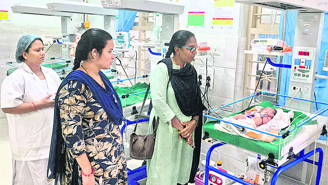 తల్లి పొత్తిళ్ల నుంచి.. ప్రార్థనా మందిరం మెట్లపైకి 1