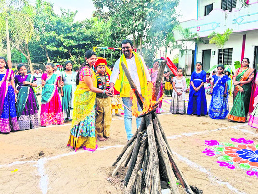 పాఠశాలల్లో సంక్రాంతి సంబురాలు2